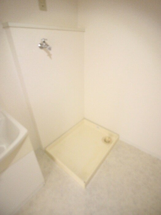 物件内観写真11　(洗濯機置場)