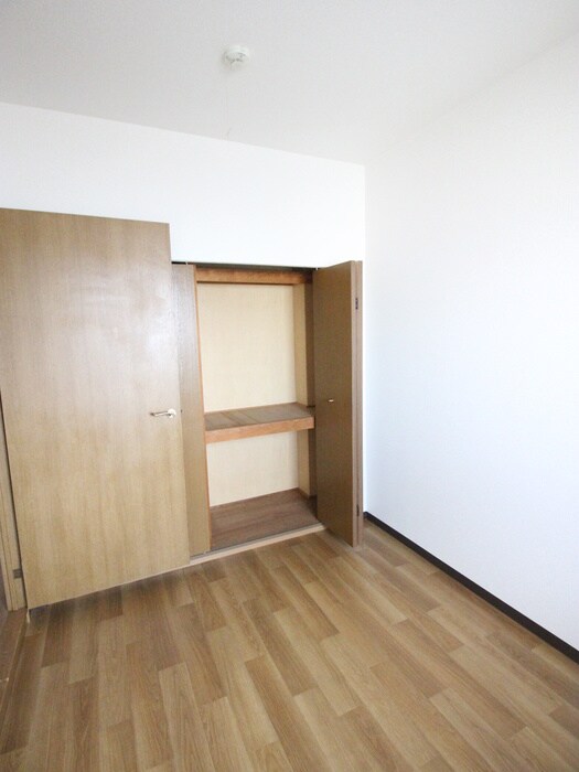 物件内観写真15　(収納)