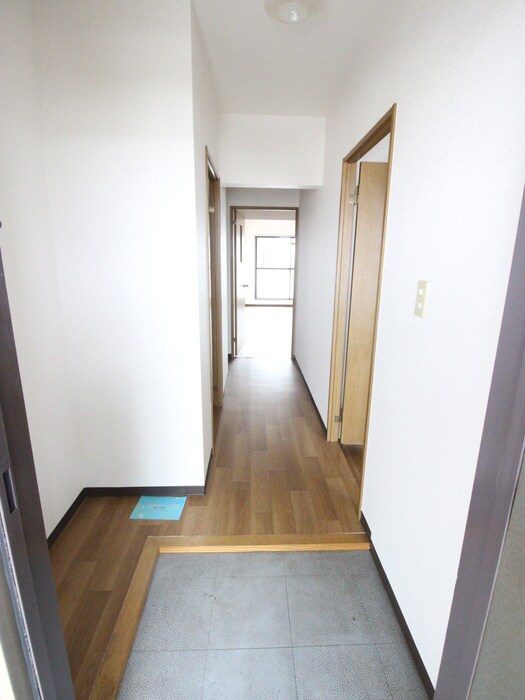 物件内観写真22　(玄関)