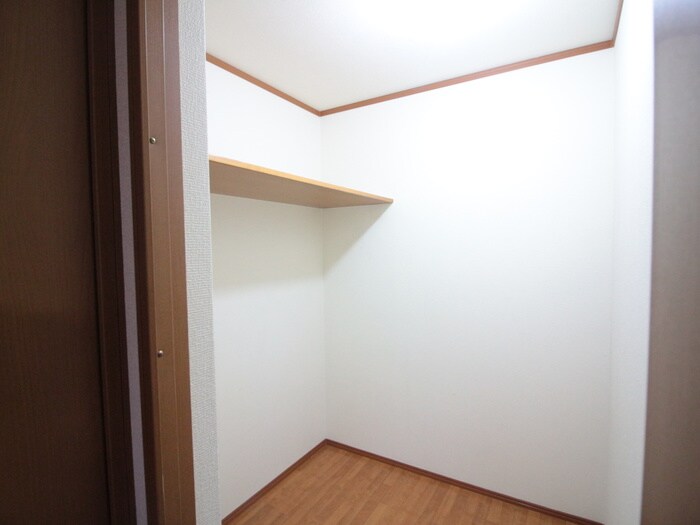 物件内観写真14　(収納)