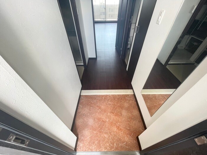 物件内観写真15　(玄関)