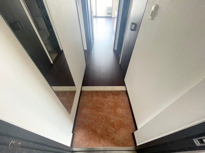 物件内観写真15　(玄関)