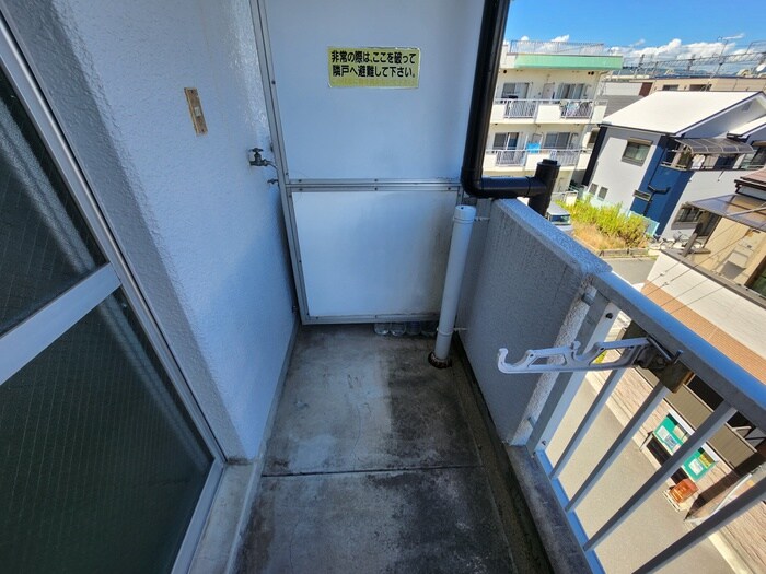 物件内観写真10　(洗濯機置場)