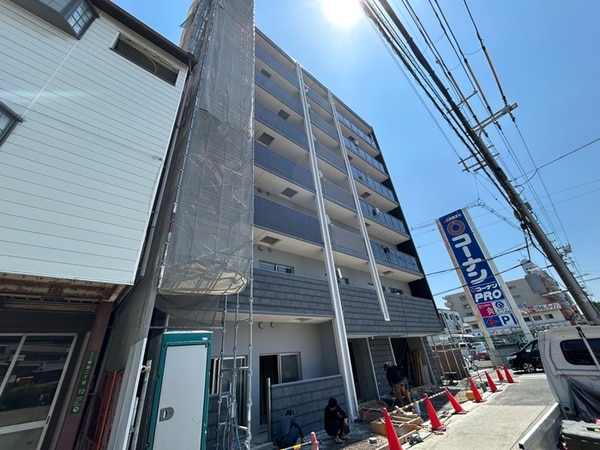 建築中
