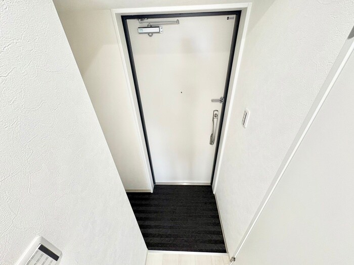 物件内観写真7　(玄関)