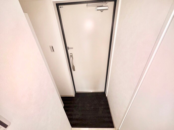 物件内観写真7　(玄関)