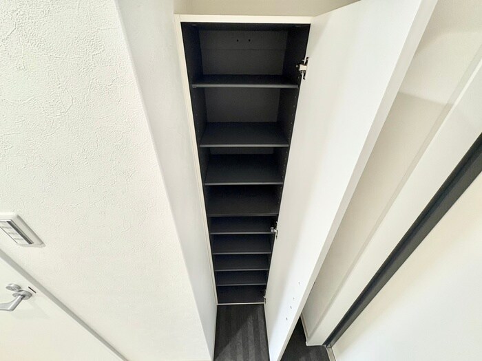 物件内観写真8　(靴箱)