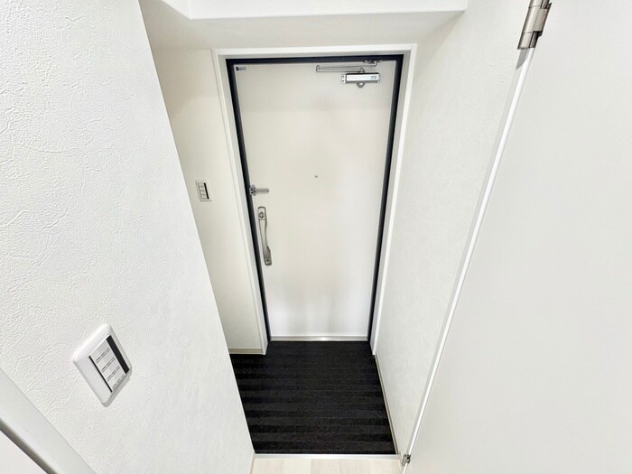 物件内観写真8　(玄関)