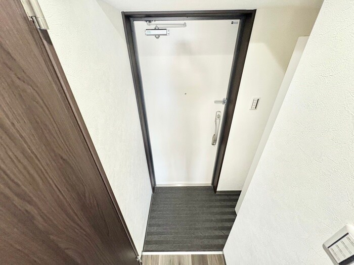 物件内観写真8　(玄関)
