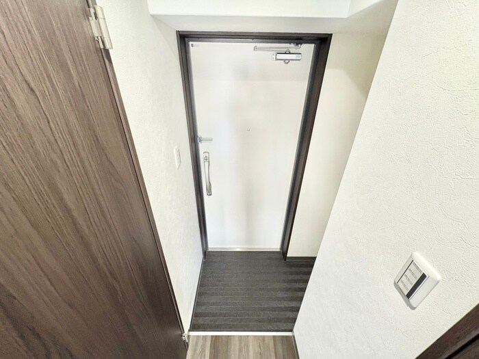 物件内観写真8　(玄関)