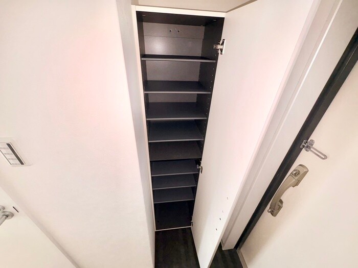 物件内観写真8　(靴箱)