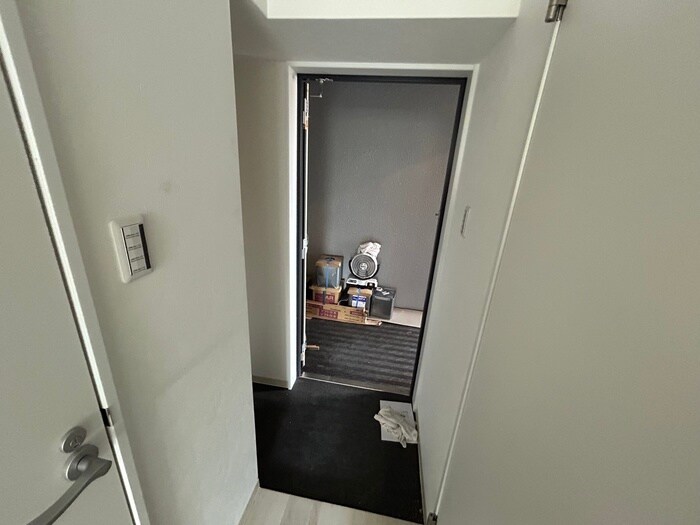 物件内観写真9　(玄関)