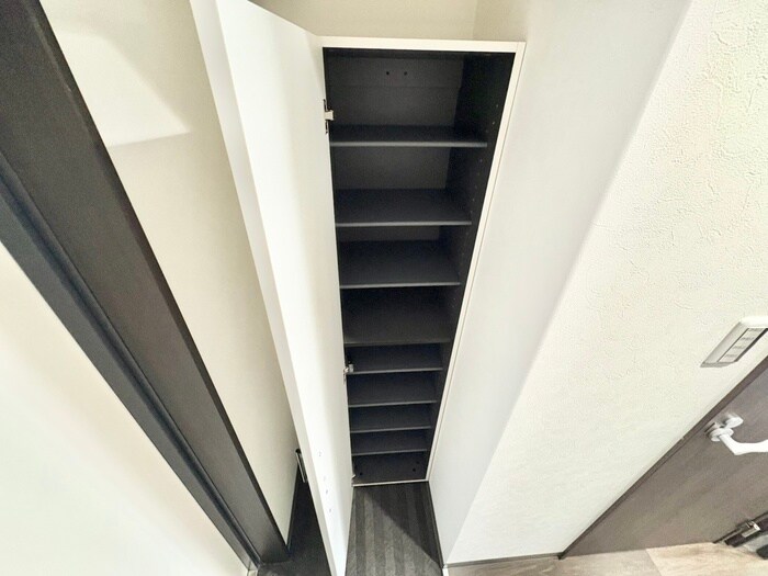 物件内観写真9　(靴箱)