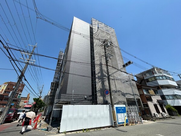 建築中