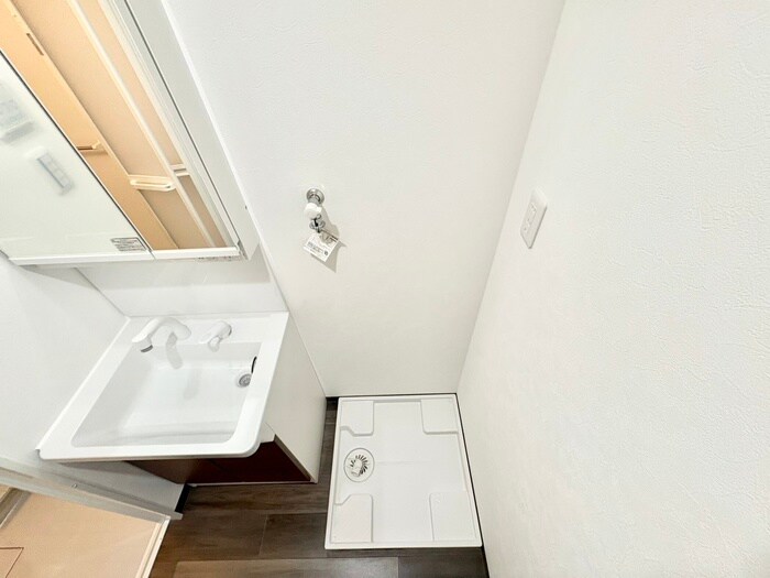 物件内観写真10　(洗濯機置場)