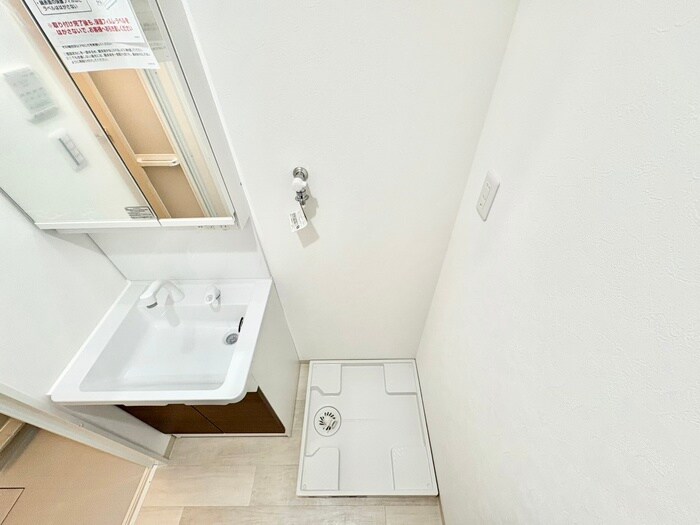 物件内観写真10　(洗濯機置場)