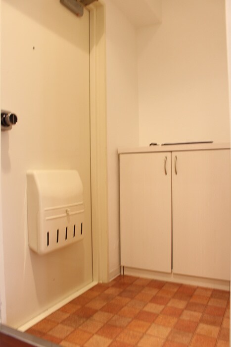 物件内観写真16　(玄関)