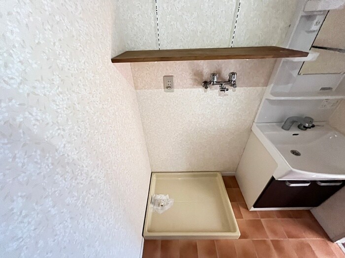 物件内観写真18　(洗濯機置場)