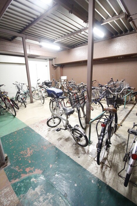 物件外観写真5　(駐輪場)