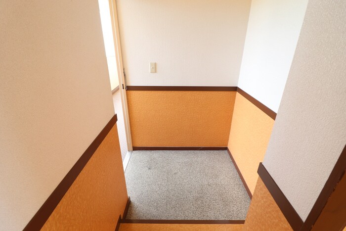 物件内観写真16　(玄関)