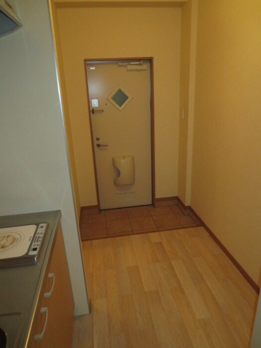 物件内観写真16　(玄関)