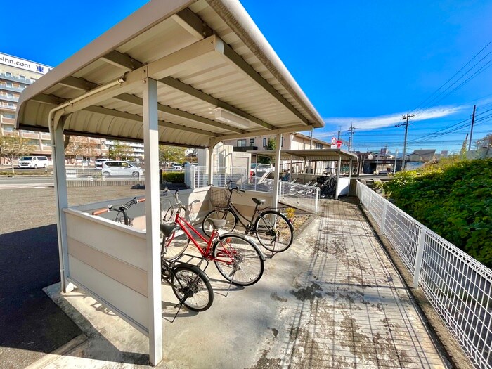 物件外観写真5　(駐輪場)