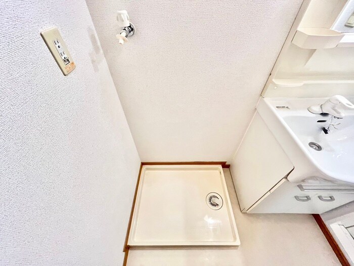 物件内観写真18　(洗濯機置場)