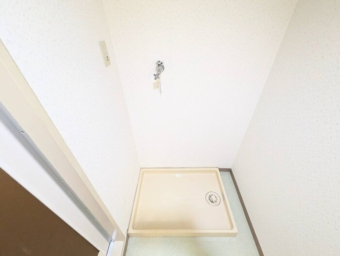 物件内観写真17　(洗濯機置場)