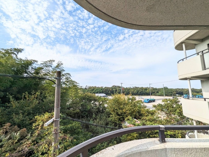 物件内観写真18　(室内からの展望)