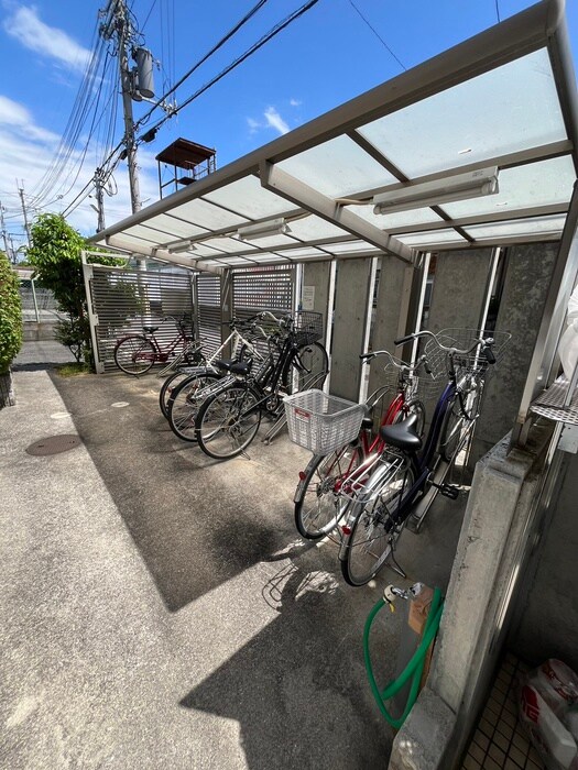 物件外観写真3　(駐輪場)