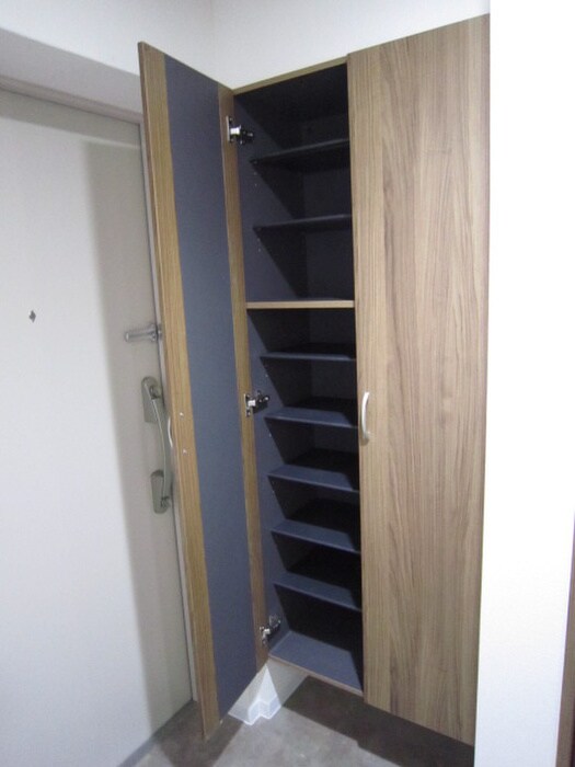 物件内観写真8　(靴箱)