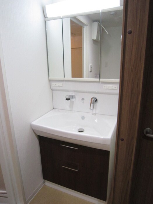 物件内観写真10　(洗面)
