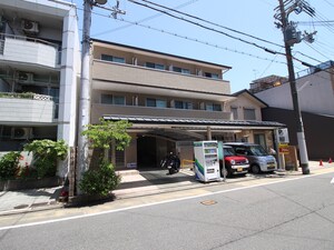 カーサ成逸外観写真