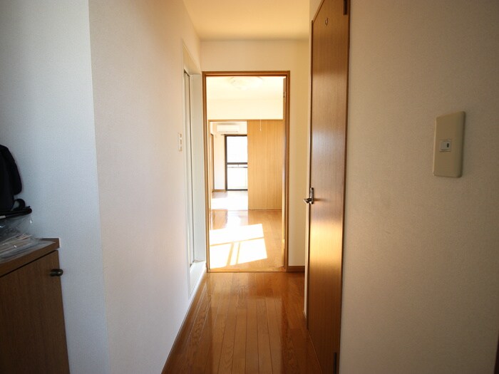 物件内観写真19　(廊下)