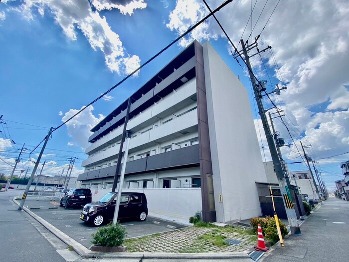 物件外観写真4　(駐車場)