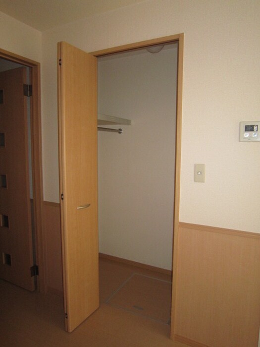 物件内観写真11　(収納)