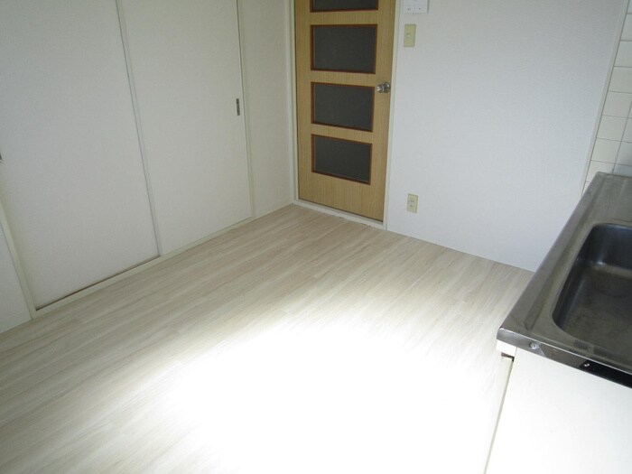 物件内観写真9　(居室)