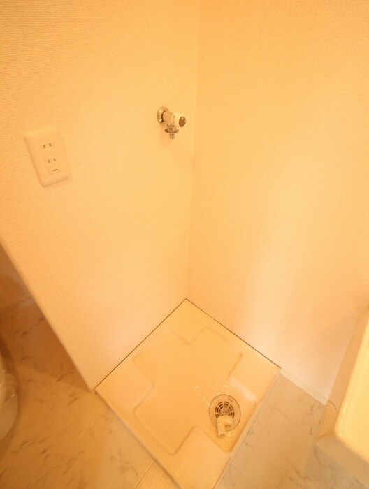 物件内観写真10　(洗濯機置場)