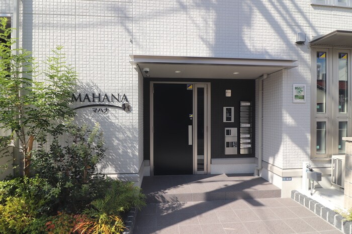 物件外観写真2　(エントランス部分)