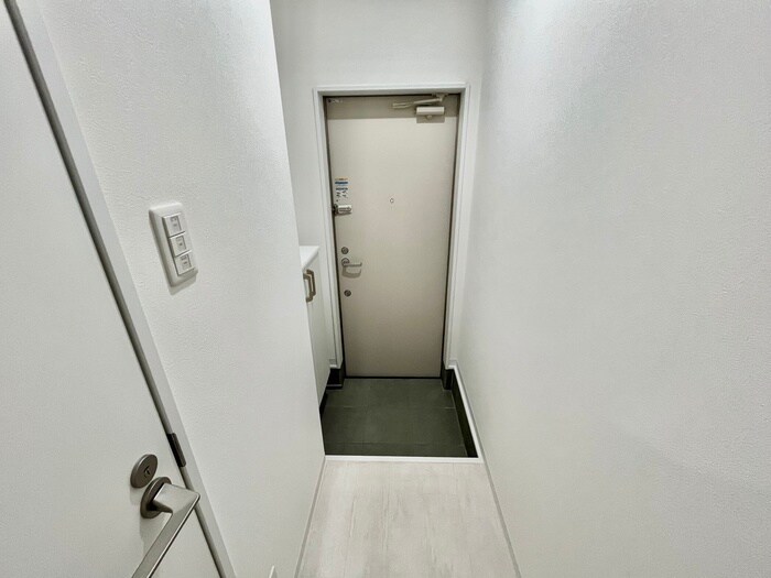 物件内観写真16　(玄関)