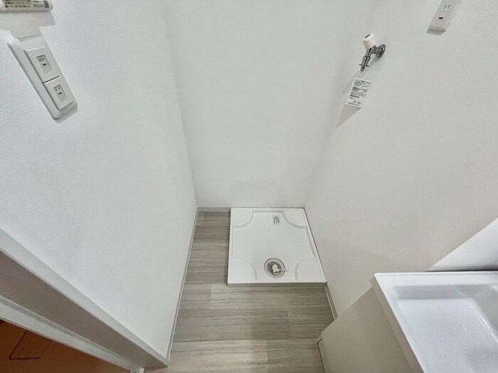 物件内観写真18　(洗濯機置場)