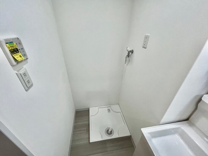 物件内観写真18　(洗濯機置場)