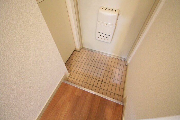 物件内観写真7　(玄関)