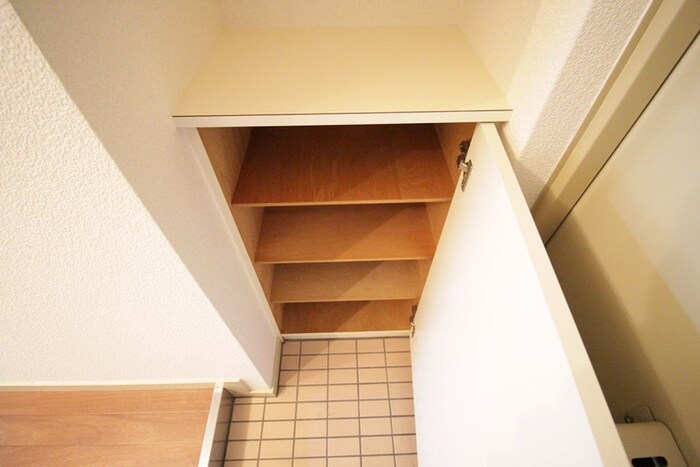 物件内観写真8　(靴箱)
