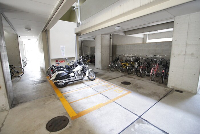 物件外観写真5　(駐輪場)