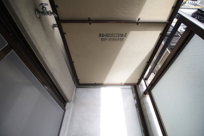 物件内観写真11　(洗濯機置場)