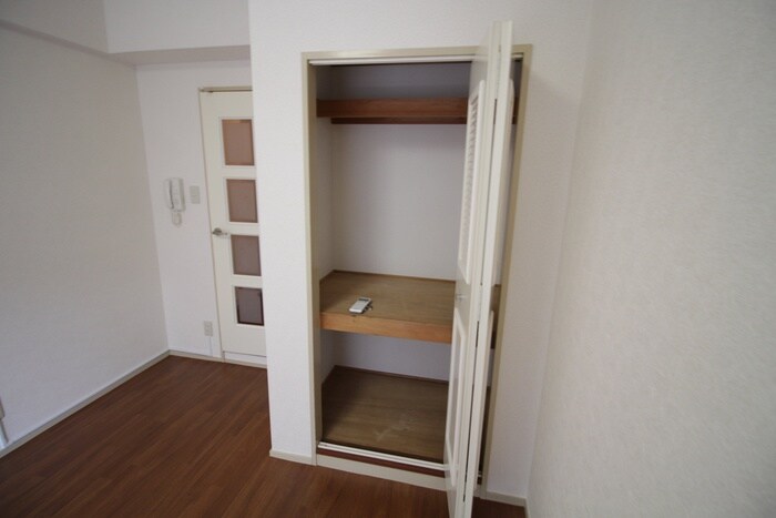 物件内観写真12　(収納)