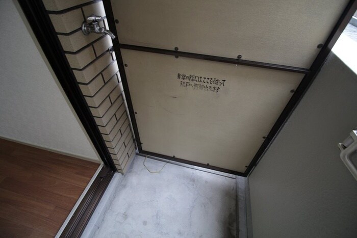 物件内観写真14　(洗濯機置場)