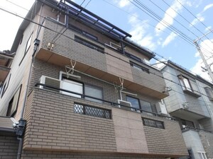 シャーナイン万代池外観写真