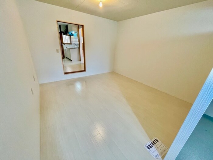 物件内観写真14　(居室)